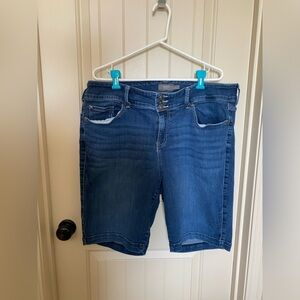 Torrid shorts size 22